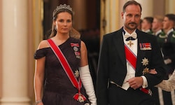 Ingrid Alexandra absolvierte am Donnerstagabend ihren ersten Auftritt mit Tiara in ihrer Rolle ...