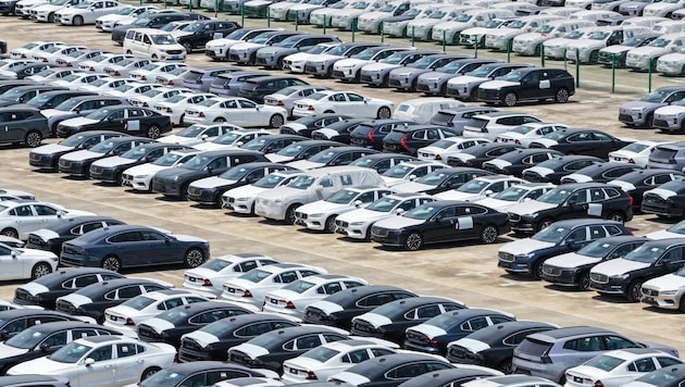 Der schwedische Autobauer Volvo streicht rund 2500 Arbeitsplätze.