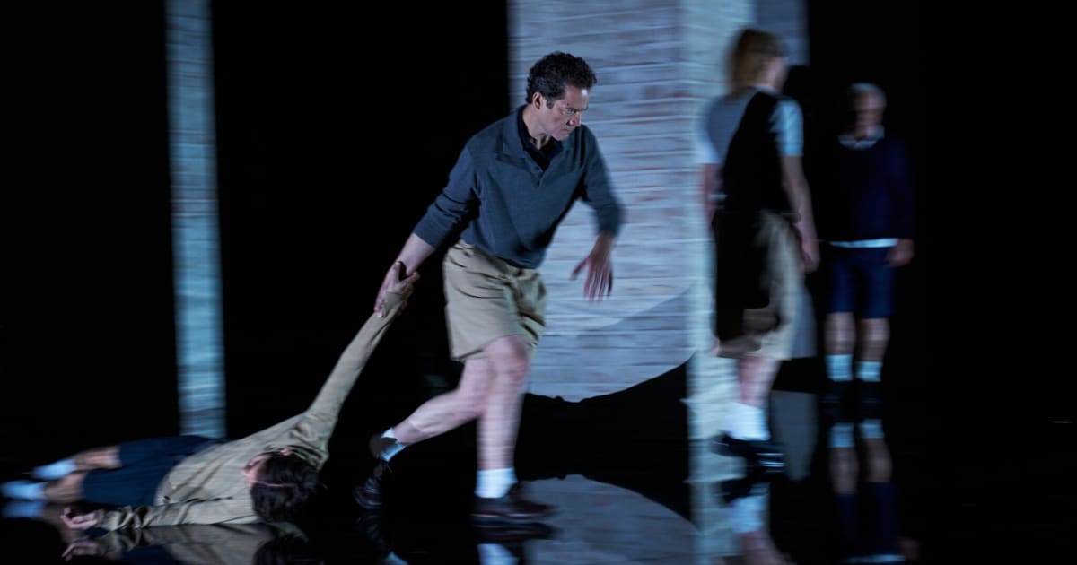 Imgl Rome Akademietheater - „Die größere Hoffnung“: finsteres Märchenspiel | krone.at