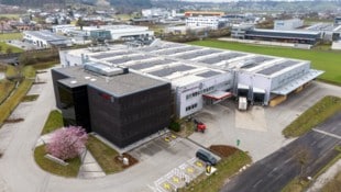 Steyr Motors fertigt Spezialmotoren, vor allem für militärische Fahrzeuge sowie für Boote.