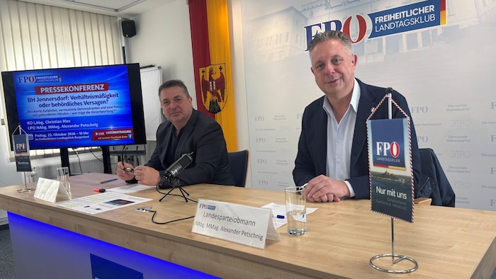 FPÖ-Klubobmann Christian Ries und Landesparteiobmann Alexander Petschnig kritisieren die ...