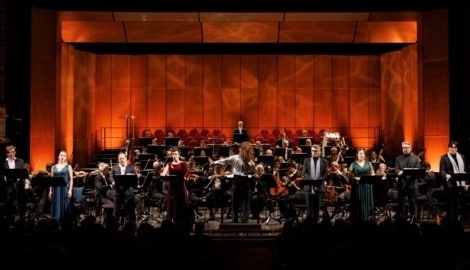 Daniela Musca am Pult, Sänger und Orchester entfachten ein musikalisches Feuerwerk