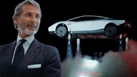 Lamborghini-Chef Stephan Winkelmann und Teslas „Düsen-Lambo“, der Roadster.