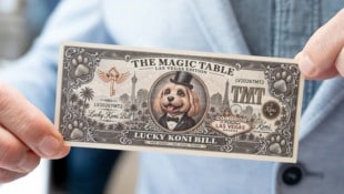 Auch Mr. Koni Hundini darf beim „Magic Table“ natürlich nicht fehlen. 