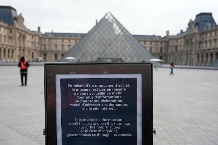 Das berühmte Kunstmuseum Louvre bleibt am Samstag geschlossen.