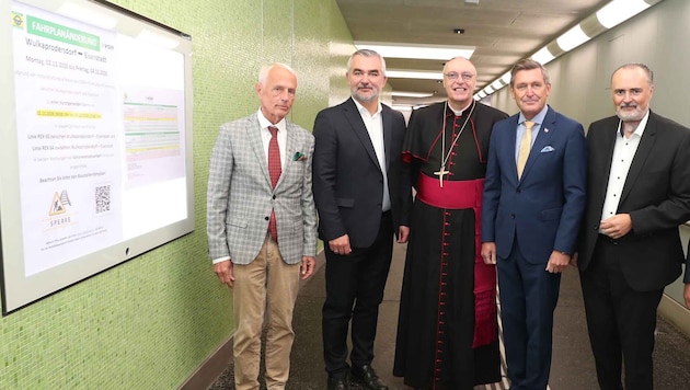 Offizielle Eröffnung des Umbaus unter anderem mit Bischof Zsifkovics, Minister Hanke und ...