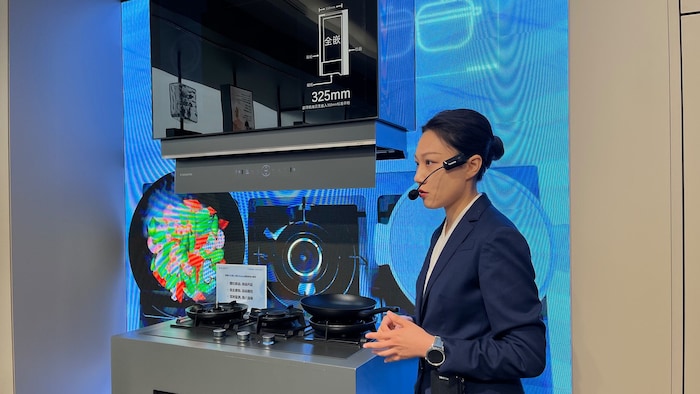 Die Haier Group zeigt Haushaltsgeräte der Zukunft, hier ein autonomer Herd.
