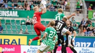 In den letzten beiden Auswärtsspielen gegen Rapid blieben Lustenau-Torhüter Domenik Schierl ...