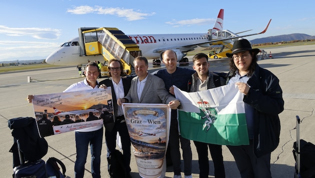 Flugbegeisterte reisten sogar aus Deutschland an, um den historischen Moment zu erleben.