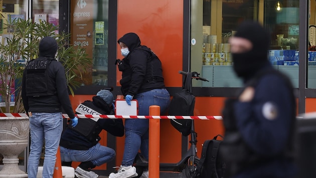 Der Angriff am Freitag in der Nähe von Paris dürfte rassistisch motiviert gewesen sein. Ein Mann ...