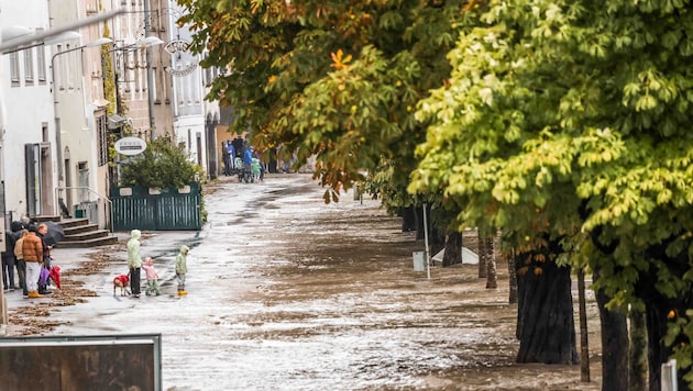 Bei Krisenfällen wie etwa Hochwasser sollen die Helfer durch das neue System besser ...