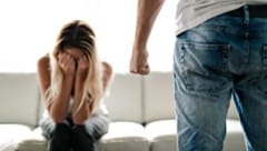 Geld für Projekte gegen Gewalt an Frauen ist Mangelware.