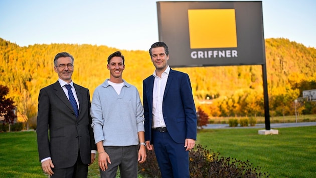 Gregor Schlierenzauer mit Georg Niedersüß und Thomas Scheriau von Griffner.