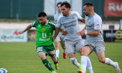 Chatzpirpiridis (li.) freute sich über den Punkt, FC Pinzgau verlor in Grödig und damit zum ...