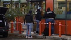 Akribisch untersuchte die Polizei den Tatort.