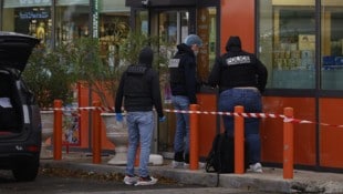 Akribisch untersuchte die Polizei den Tatort.