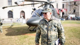 Der bekannte ORF-Auslandskorrespondent Christian Wehrschütz – hier in Uniform am Wiener ...