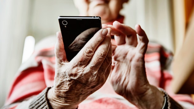 Die Seniorin ließ lich von dem Betrüger nicht täuschen, sondern stellte ihm sogar eine Falle. ...
