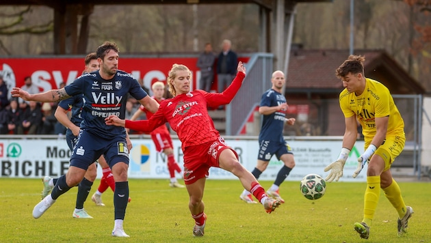 Justin Mühlbauer (rot) und Kuchl begrüßen heuer mehr Fans als in der Vorsaison, als es noch ...