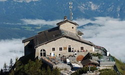 Hitler selbst kam nur selten her: Jetzt brannte der als Berggasthof genutzte Aussichtspunkt ab.