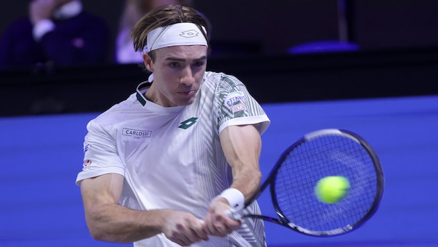 As expected, Lukas Neumayer stood no chance against world No. 16 Jakob Mensik, losing 2–6, 2–6.