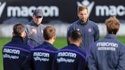 Austrias Neo-Trainer Max Uhlig (mit Kappe) leitete nur zwei Trainings.