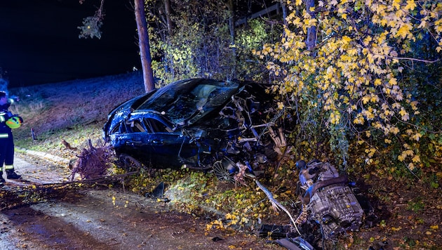 Beim Aufprall wurde der Motor aus dem Fahrzeug gerissen.
