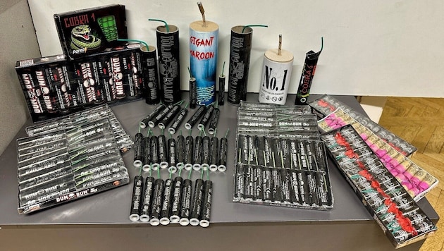 Die Polizei hat 254 pyrotechnische Gegenstände sichergestellt.