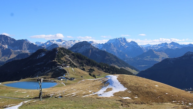 Im Skigebiet Mellau-Damüls fiel in der vergangenen Woche der erste Schnee. Davon ist hier am ...