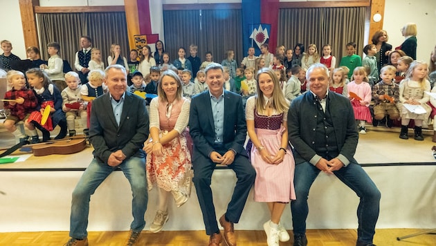 Adi Gugganig (Vizebürgermeister Flattach); Sabine Istenig (Kleinkinderzieherin); LH Daniel ...