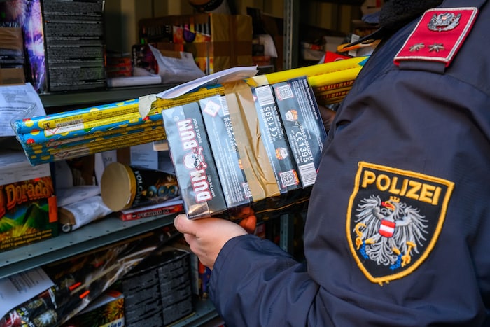 Die Polizei führt regelmäßig Schwerpunktkontrollen gegen illegale Pyrotechnik durch.
