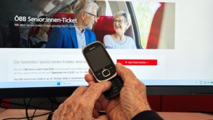 Die ÖBB versprechen, dass Zugtickets weiterhin auch per E-Mail zugeschickt werden und ein ...