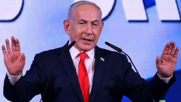 Netanyahu called for the formation of a strong right-wing government.
