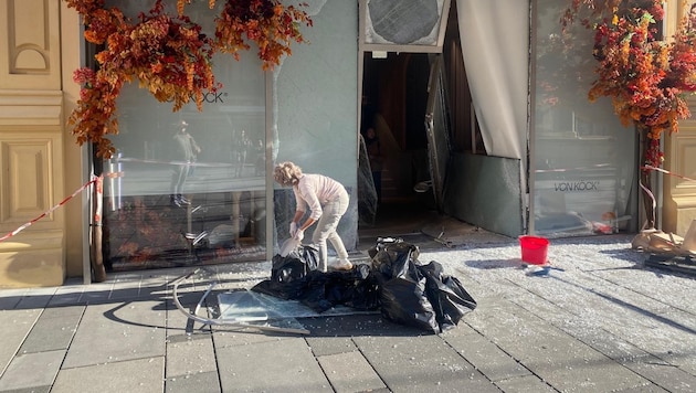 The perpetrators struck early Wednesday morning in downtown Vienna.