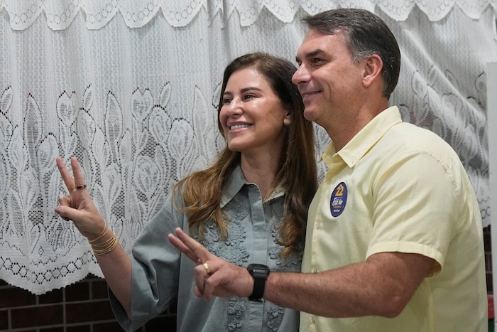 Bolsonaro mit seiner Frau Fernanda