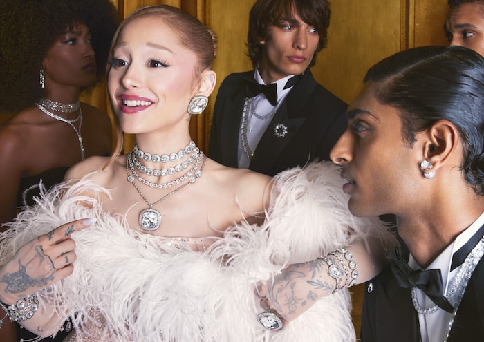 Auch Ariana Grande wird in der aktuellen Swarovski-Kampagne gefeiert.