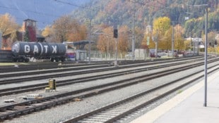 Leere Schienen – wie hier am Bahnhof in Lienz – könnten zur Gewohnheit werden. Politik und ...