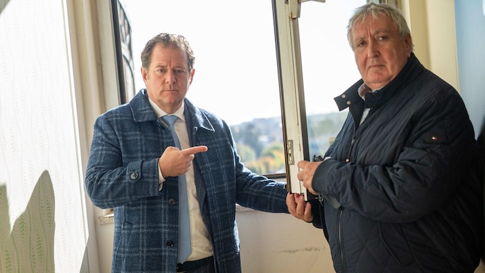 FPÖ-Bezirksrat Wolfgang Kieslich und Simmerings Ex-Bezirksvorsteher und Gemeinderat Paul Stadler ...