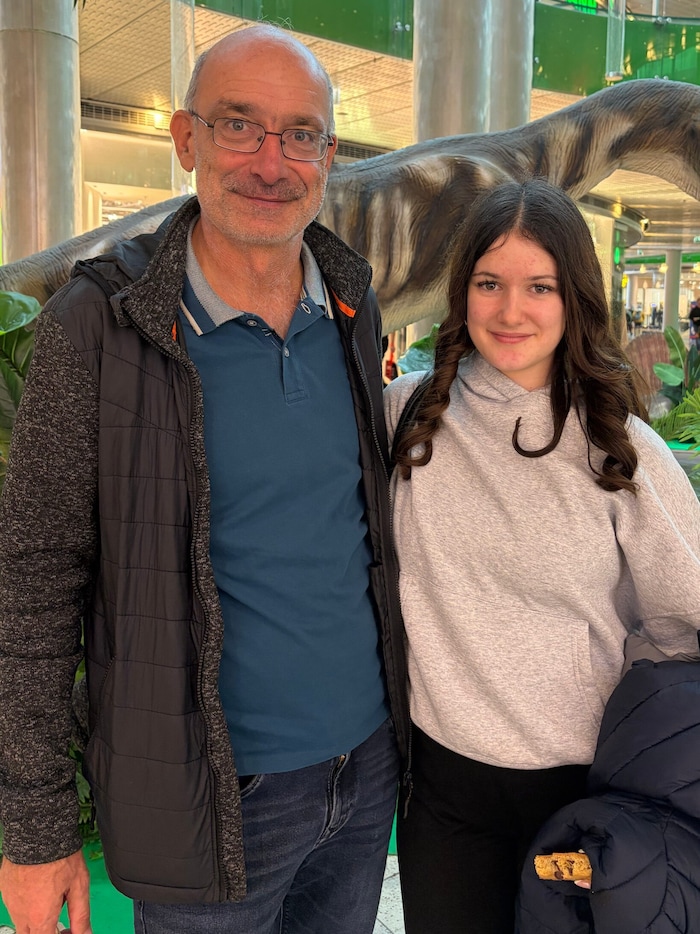 Papa Wolfgang mit Tochter Viktoria (17)