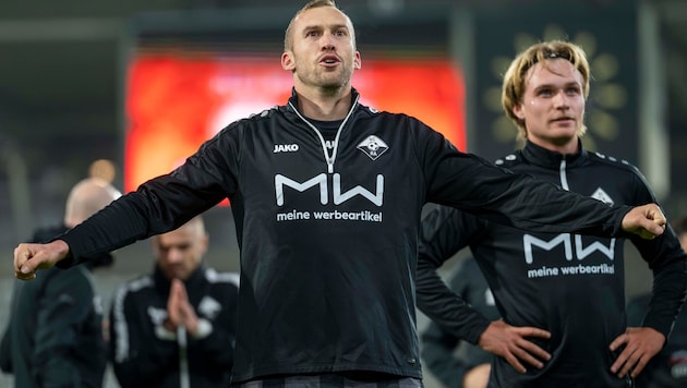 Kapitän Lukas Jäger und seine Teamkollegen durften sich von den Fans bejubeln lassen.