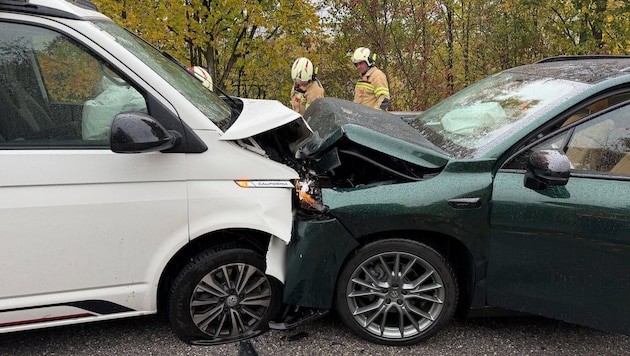 In Kufstein hat ein Frontalunfall am Mittwoch zwei Verletzte gefordert.