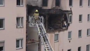 Nach einer Explosion in Regensburg werden noch zwei Menschen vermisst.