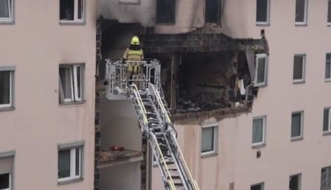 Nach einer Explosion in Regensburg werden noch zwei Menschen vermisst.