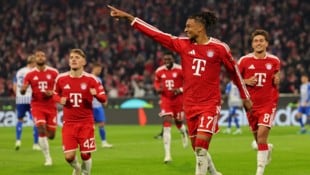 Der FC Bayern führt souverän.