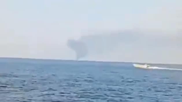 Irans Revolutionsgarden veröffentlichten ein Video von Rauchschwaden am Horizont.
