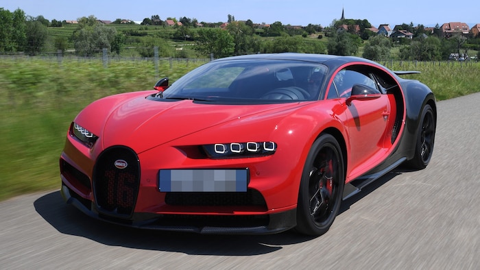 Ein Chiron auf den Straßen nahe dem Bugatti-Hauptquartier im französischen Molsheim