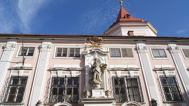 Das Mary Ward Gymnasium in St. Pölten entstand aus einer 1707 eröffneten Mädchenschule der ...