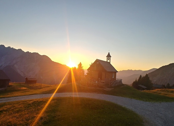 Die Johanneskapelle in Bartholomäberg.