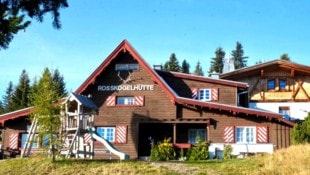 Peter Freiberger Die Hütte wird an schönen Tagen von der Sonne sehr verwöhnt.
