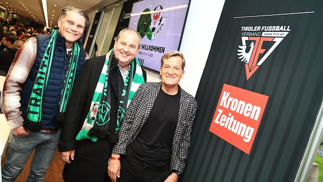 Hannes Rauch (links) und Josef Geisler (rechts) freuten sich über den Besuch von ÖFB-Boss Josef ...